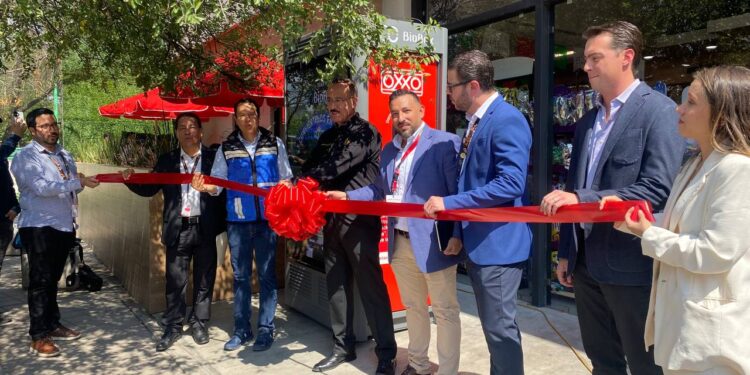 Cuenta UANL con  máquina inteligente de reciclaje