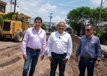 Supervisan rehabilitación vial en Bosques de Escobedo