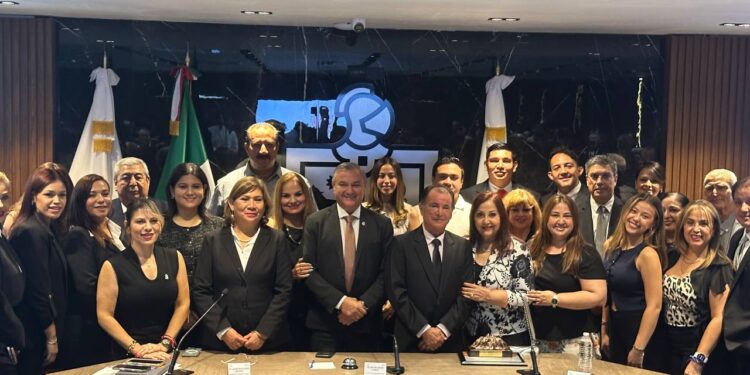 Brinda Guadalupe homenaje a Eloy Cavazos
