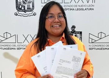 Presenta iniciativas a favor de los Adultos Mayores