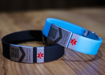 Lanza Santiago programa de identificación para personas con autismo y adultos mayores