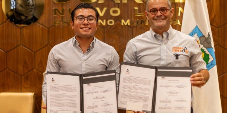 Firman convenio para fortalecer educación dual y servicio social en Juárez