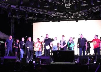 Llenan celebración en el 388 aniversario de Cadereyta Jiménez