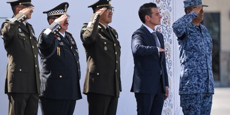 Secretario se coordinará con nuevo mando militar