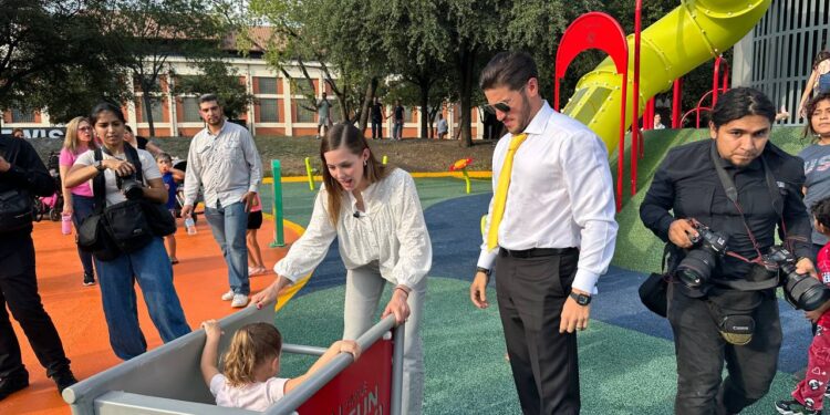 Inauguran área infantil en Fundidora