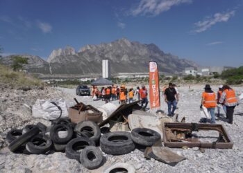Segunda brigada de limpieza en el Rio Santa Catarina