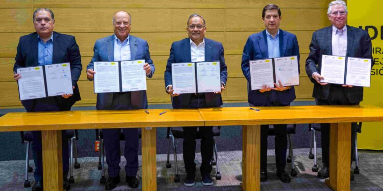 Firman convenio con UDEM para profesionalizar a servidores públicos