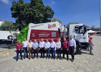 Entregan unidades de recolección de basura