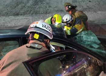 Fallece joven tras estrellar su auto contra un muro