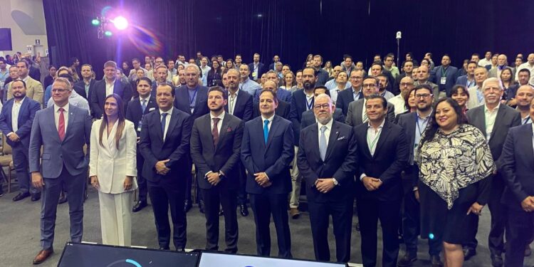 Inaugura Gobernador ALUMEXICO Summit & Expo 2025