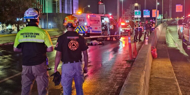 Fallece motociclista tras derrapar sobre avenida Lázaro Cárdenas