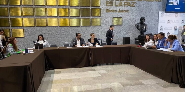 Aprueban en comisiones Reforma Electoral 
