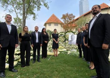 Realiza grupo legislativo del PAN guardia de honor a Mauricio Fernández