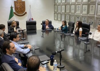 Designa San Pedro a Farah como encargado de despacho