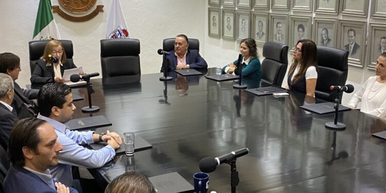 Designa San Pedro a Farah como encargado de despacho