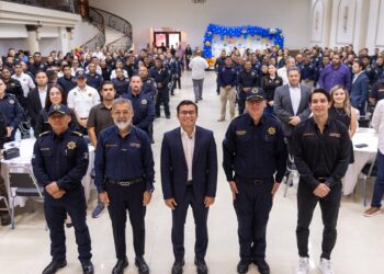 Juárez festeja a policías con rifa de automóvil