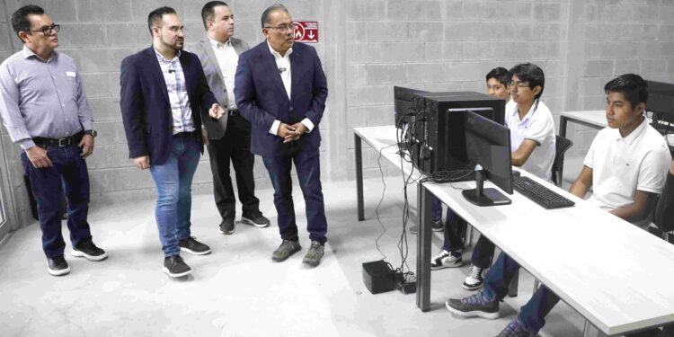 Inauguran primera Escuela de Artes y Oficios en Escobedo