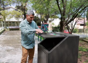 Instalan botes de basura anti osos en San Pedro