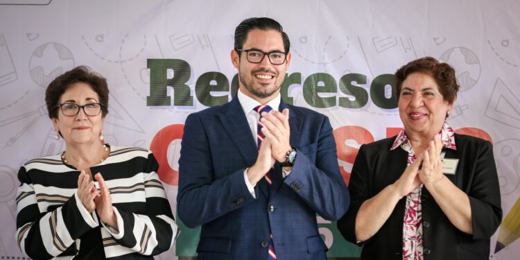 Más de 108 planteles educativos inician ciclo escolar seguro en Santiago