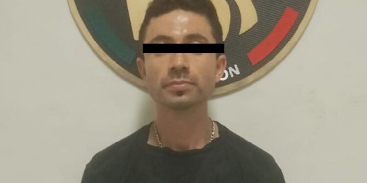 Detienen en Salinas Victoria a presunto por delitos contra la salud y amenazas