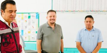 Entregan equipos tecnológicos a primarias en Santa Catarina