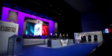 Reconocen a líderes en economía, medio ambiente y educación