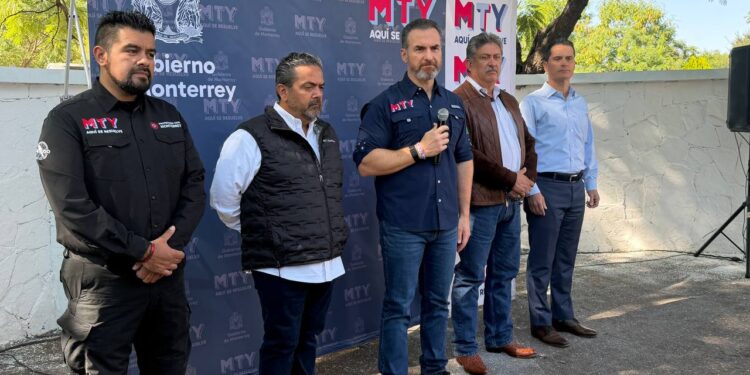 Monterrey realiza operativo de seguridad en panteones