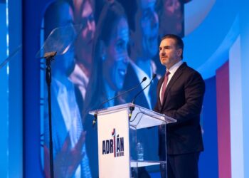 Adrián rinde Informe de Gobierno