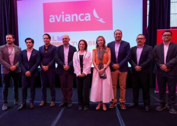 Anuncian ruta directa Monterrey–Bogotá