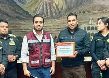 Reconoce Nava a elementos que sofocaron incendio