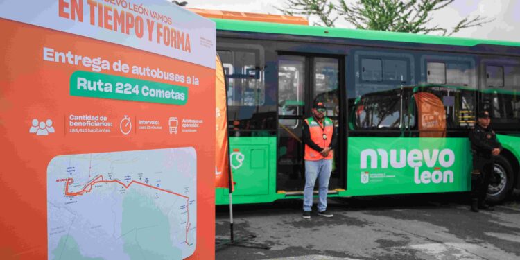 Entregan 16 unidades para la ruta 224 cometas