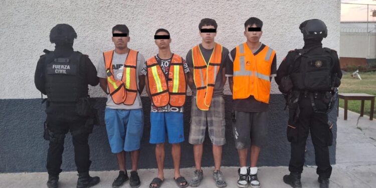 Detienen a cuatro con armas de fuego