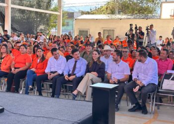 Llevan “Ayudamos a las mujeres” a García