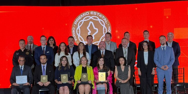 Reconocen al talento científico de NL