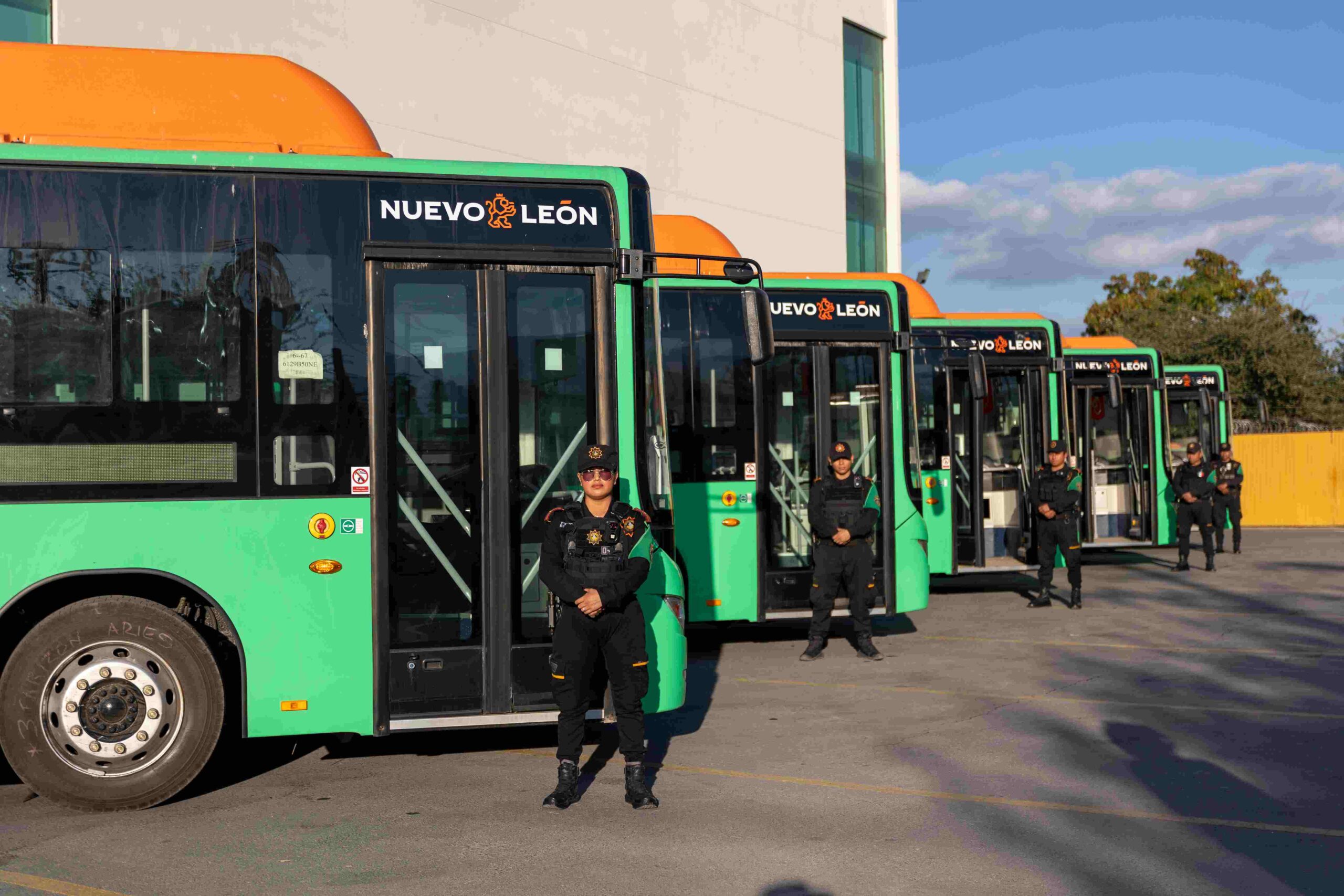 Entregan nuevas unidades de transporte Pueblo nuevo – Pedregal