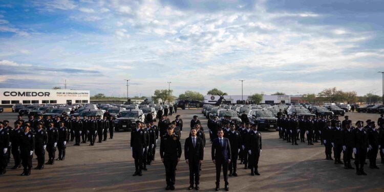 Toman protesta 200 cadetes de Fuerza Civil