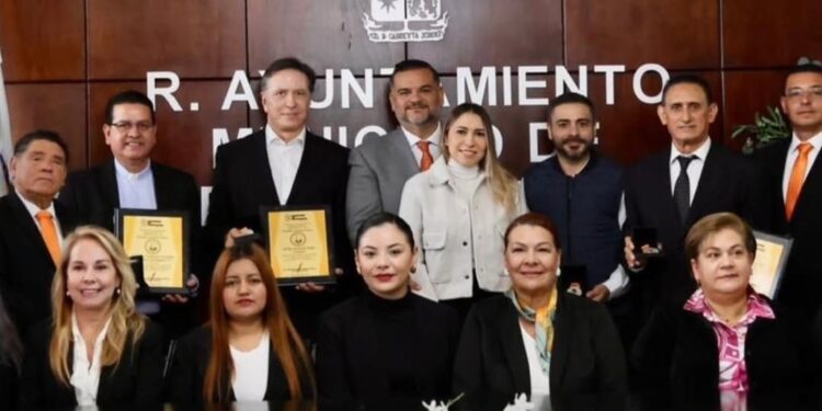 Entregan medalla General Gerónimo Treviño