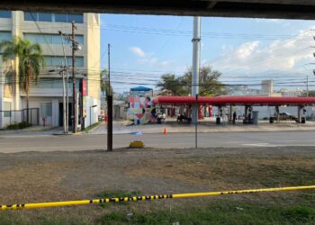 Hombre muere en atropello, responsable huye. 