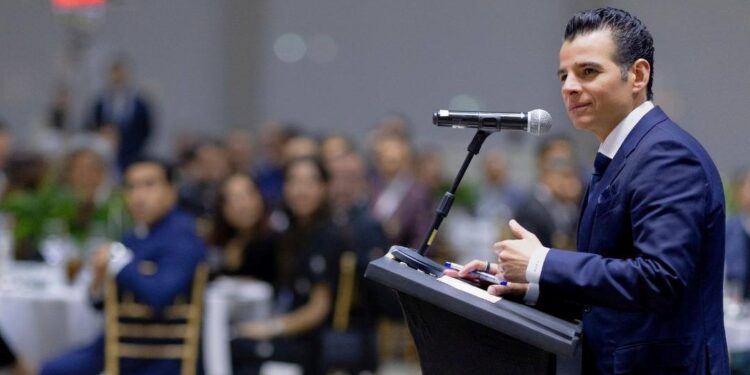 Nuevo León trabajará con notarios para agilizar trámites