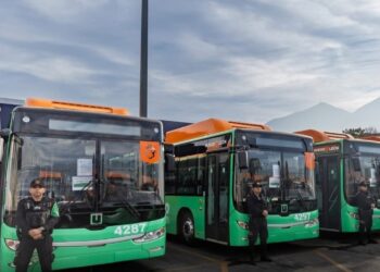 Entregan unidades a la ruta 223