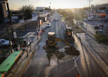 Repara Agua y Drenaje fuga en Eloy Cavazos