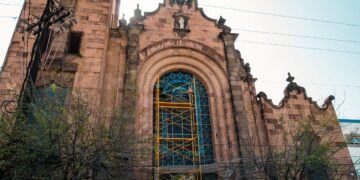 Inician restauración de Vitrales del Templo San José