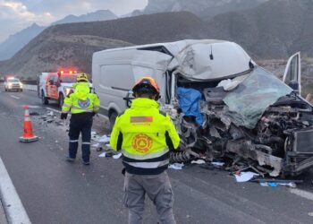 Muere conductor tras impactarse contra tráiler en García