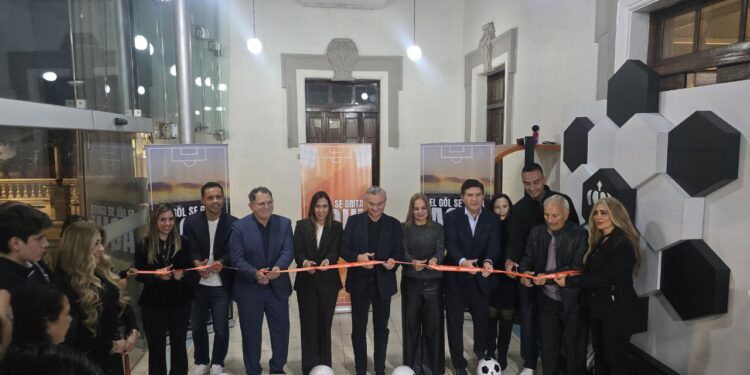 Inauguran exposición “El gol se grita aquí”