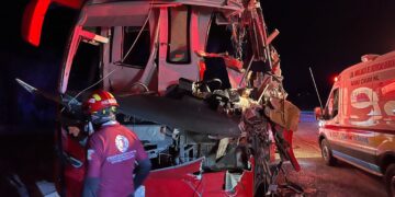 Accidente de autobús deja 5 lesionados