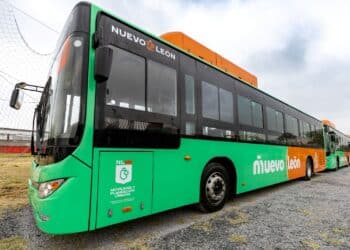 Entregan unidades a la ruta 225