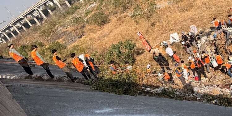 Suman 70 toneladas retiradas del río Santa Catarina