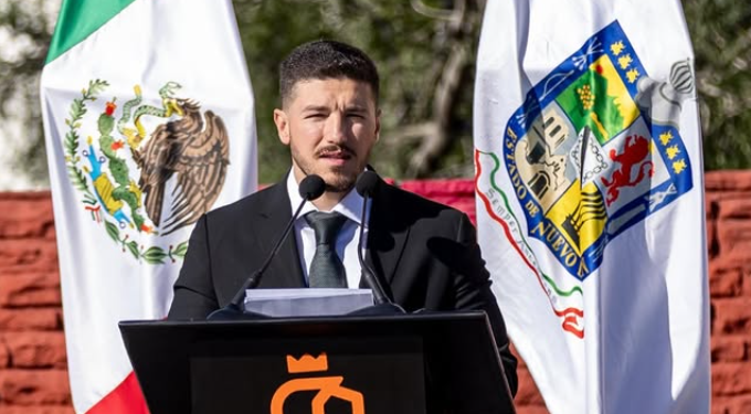 Conmemora Samuel aniversario de la Constitución