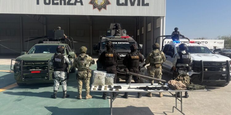 Decomisan armas y droga en Cadereyta