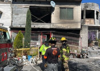 Explosión en domicilio deja dos lesionados